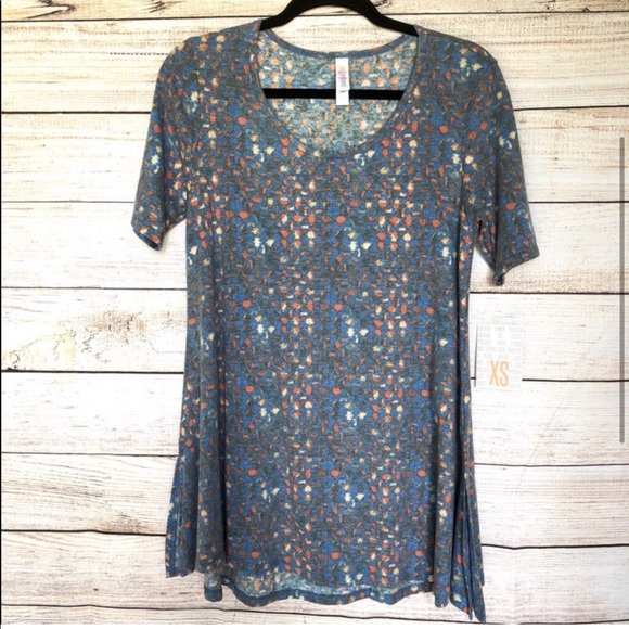 LuLaRoe Perfect T - Picture 2 of 5